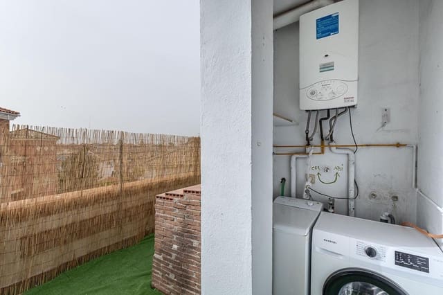 2 makuuhuone Kattohuoneisto myytävänä paikassa Cúllar Vega mukana 
autotalli - 179 000 € (Ref: 9773359)