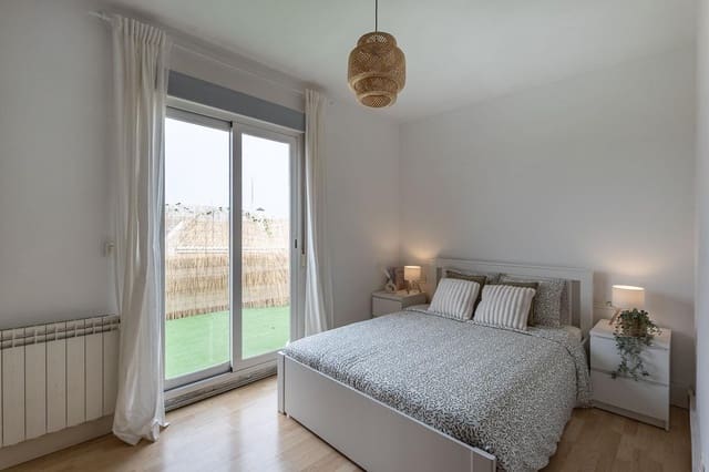 2 makuuhuone Kattohuoneisto myytävänä paikassa Cúllar Vega mukana 
autotalli - 179 000 € (Ref: 9773359)