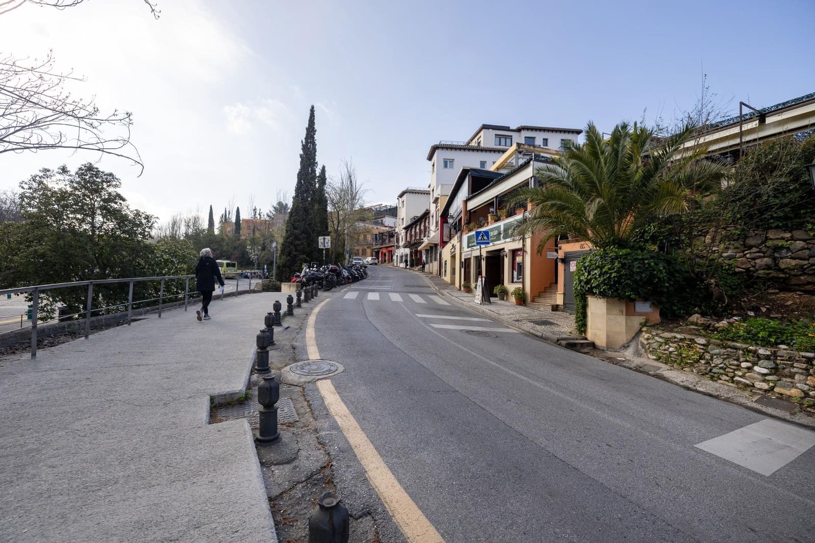 Kommersiell til salgs i Granada by - € 1 190 000 (Ref: 9773360)