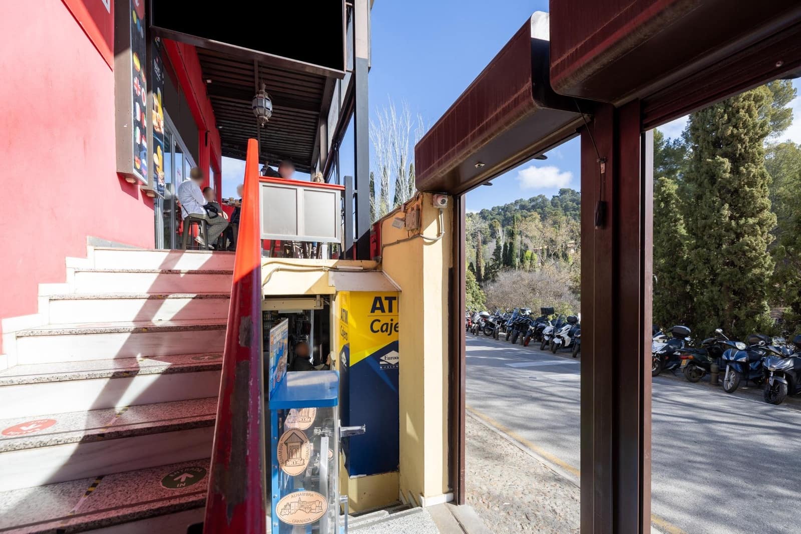 Kommersiell til salgs i Granada by - € 1 190 000 (Ref: 9773360)