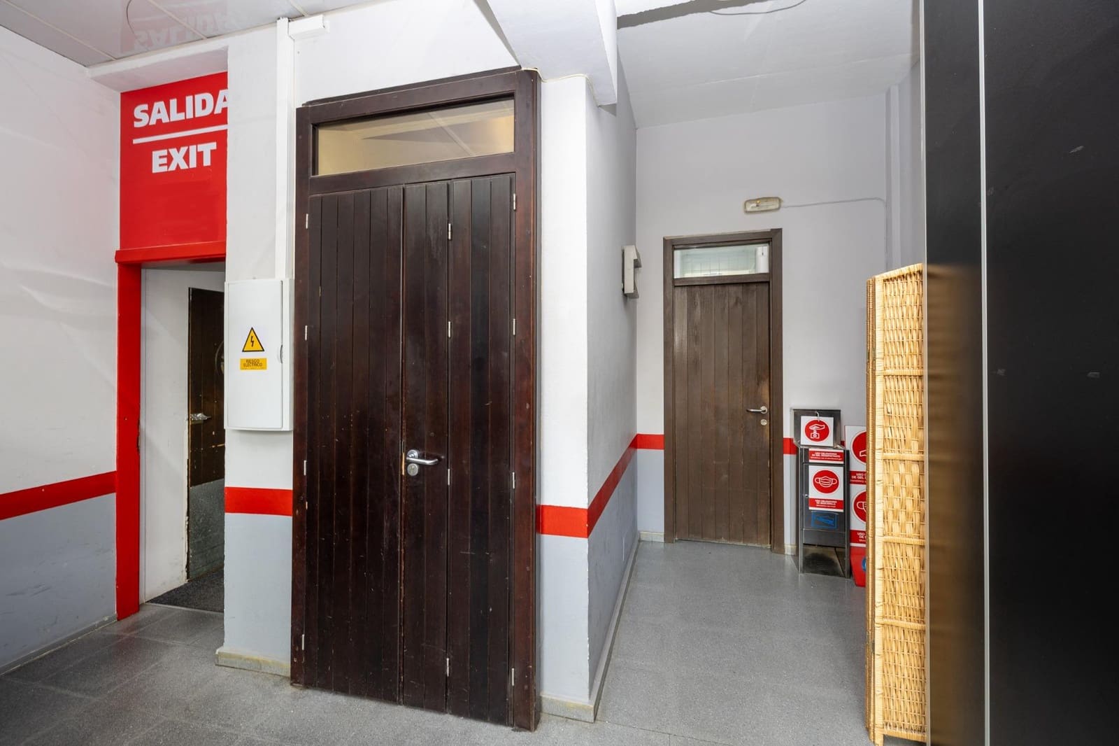 Kommersiell til salgs i Granada by - € 1 190 000 (Ref: 9773360)