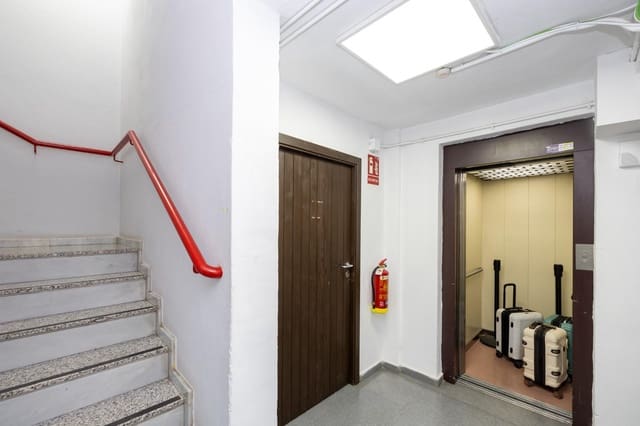 Kommersiell til salgs i Granada by - € 1 190 000 (Ref: 9773360)