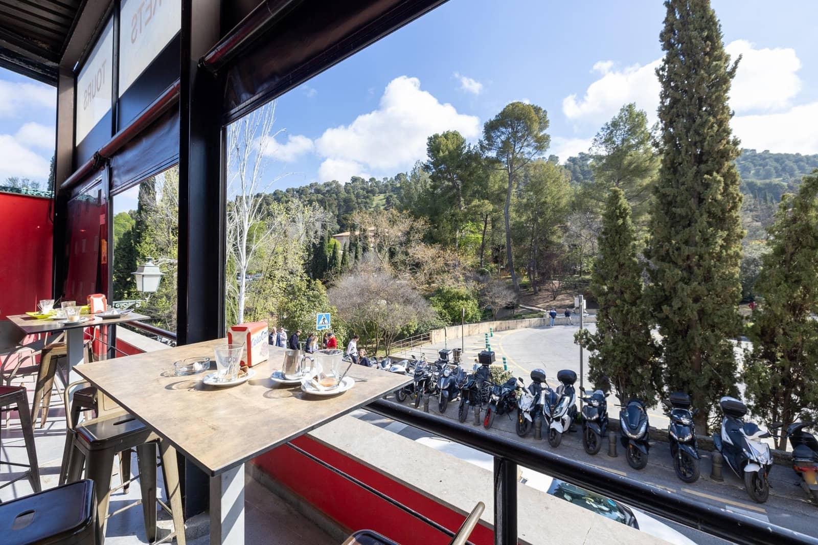 Kommersiell til salgs i Granada by - € 1 190 000 (Ref: 9773360)