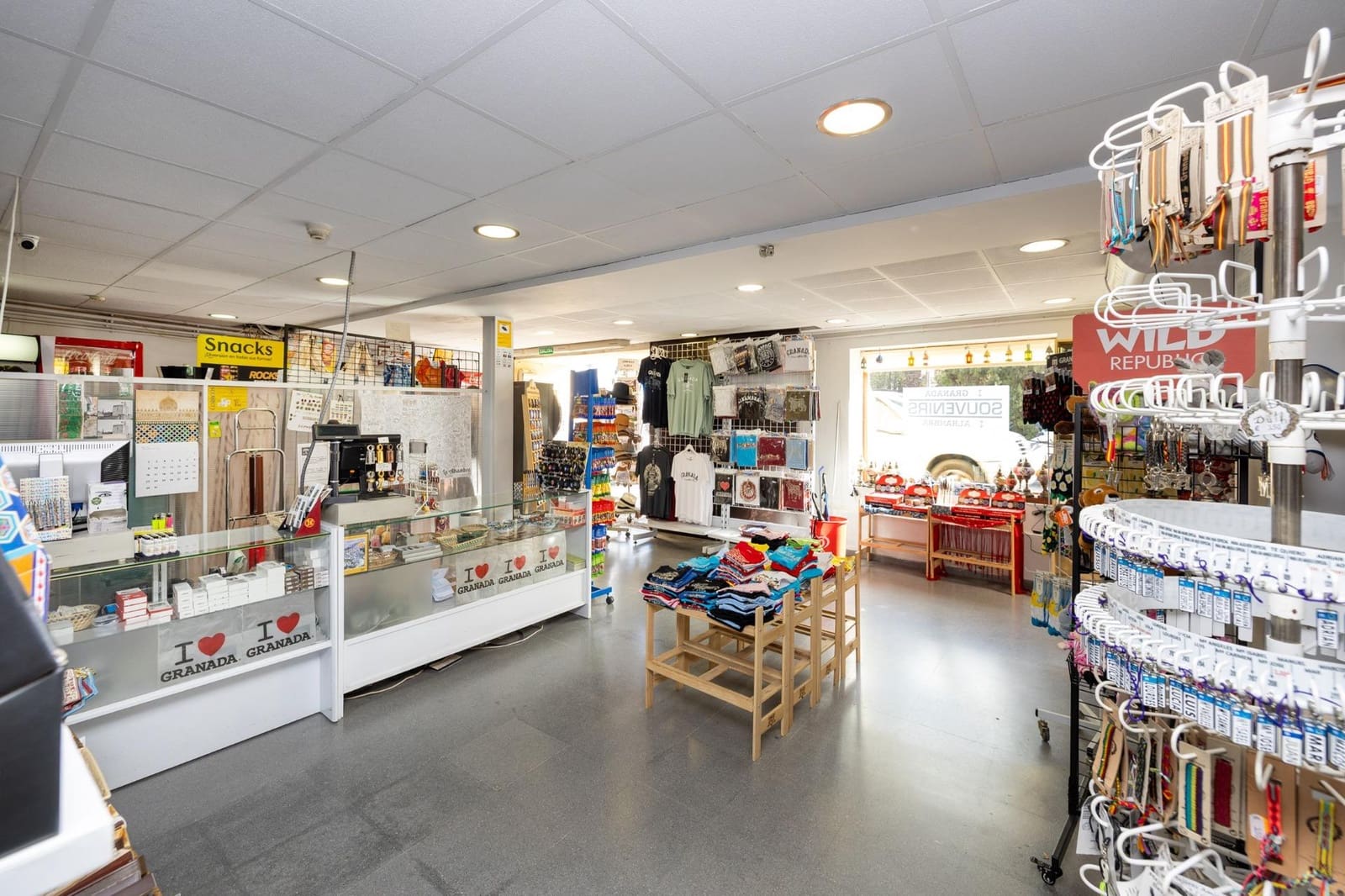 Kommersiell til salgs i Granada by - € 1 190 000 (Ref: 9773360)