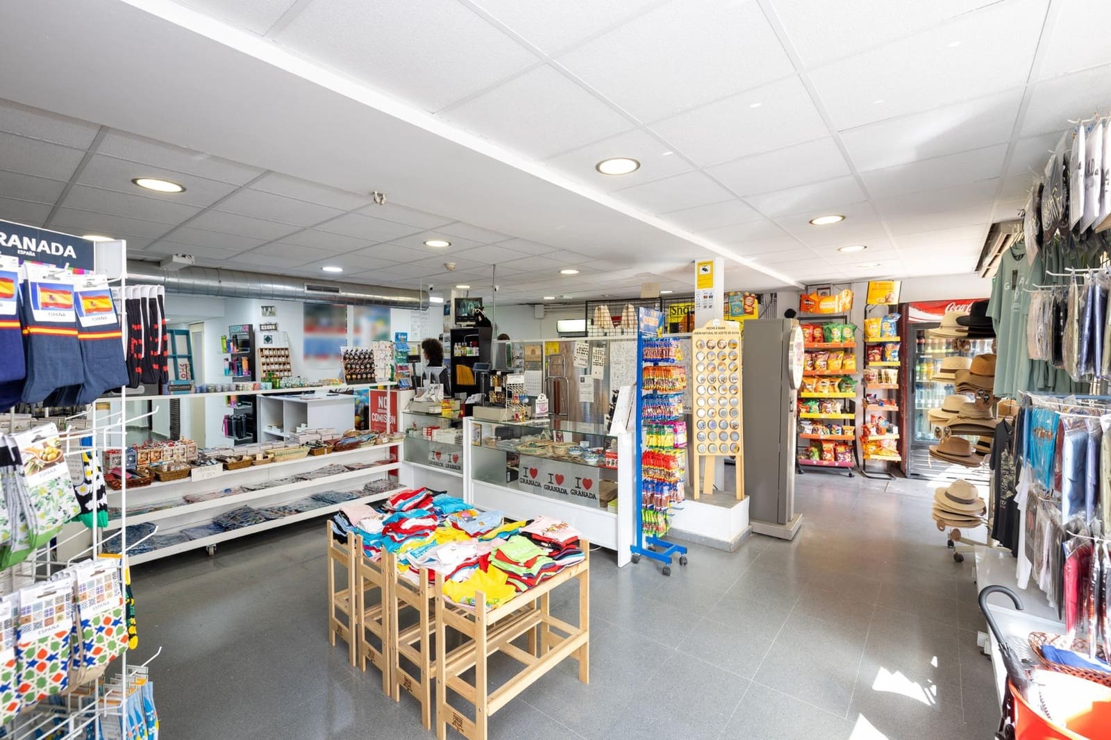 Kommersiell til salgs i Granada by - € 1 190 000 (Ref: 9773360)