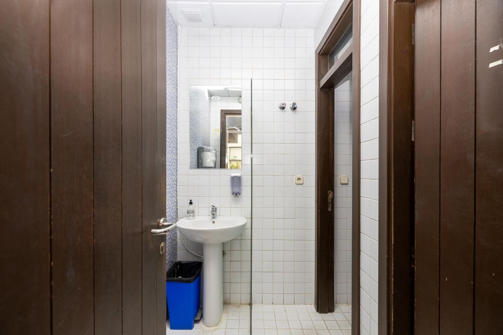 Kommersiell til salgs i Granada by - € 1 190 000 (Ref: 9773360)