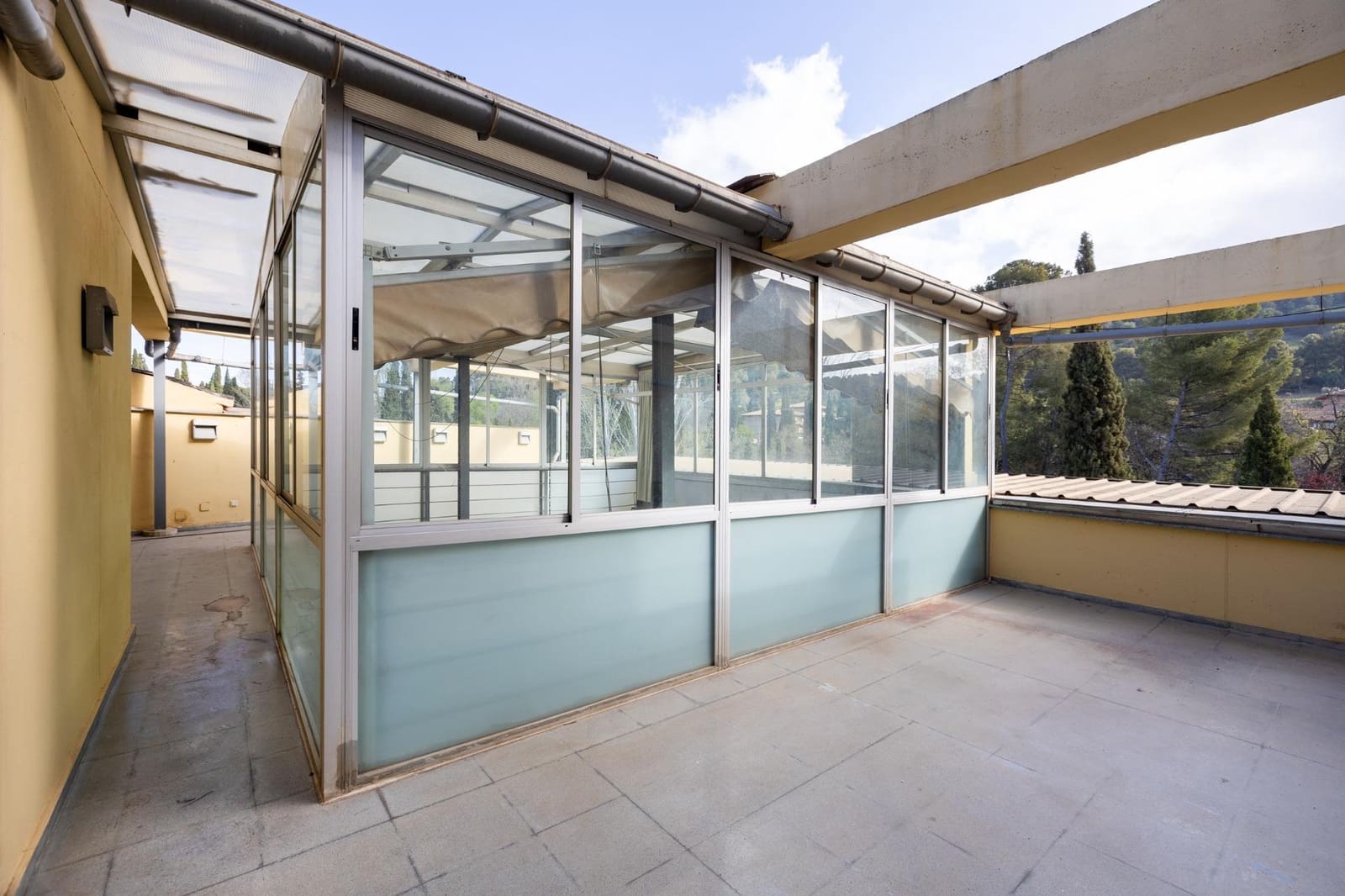 Kommersiell til salgs i Granada by - € 1 190 000 (Ref: 9773360)