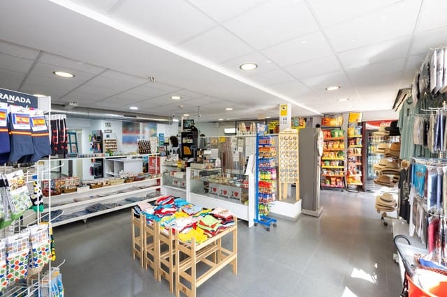 Kommersiell til salgs i Granada by - € 1 190 000 (Ref: 9773360)