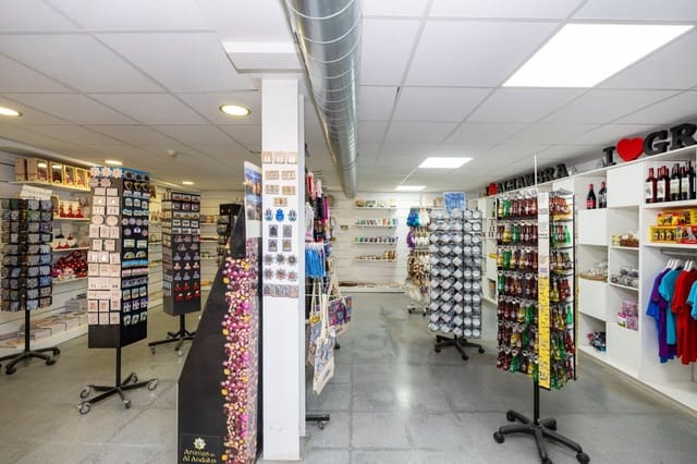 Kommersiell til salgs i Granada by - € 1 190 000 (Ref: 9773360)