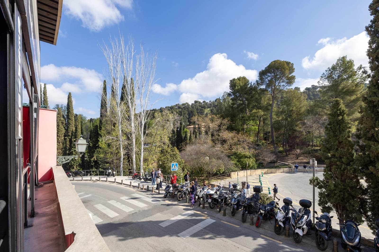 Kommersiell til salgs i Granada by - € 1 190 000 (Ref: 9773360)