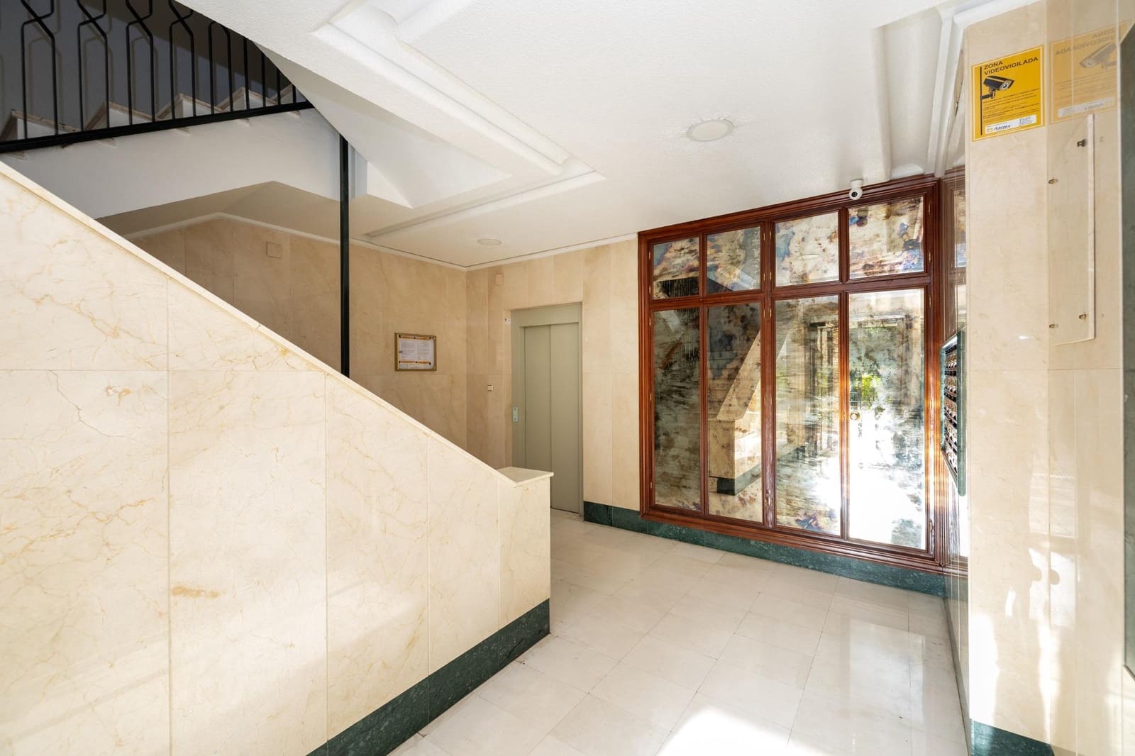 4 sovrum Lägenhet till salu i Granada stad med garage - 450 000 € (Ref: 9778378)