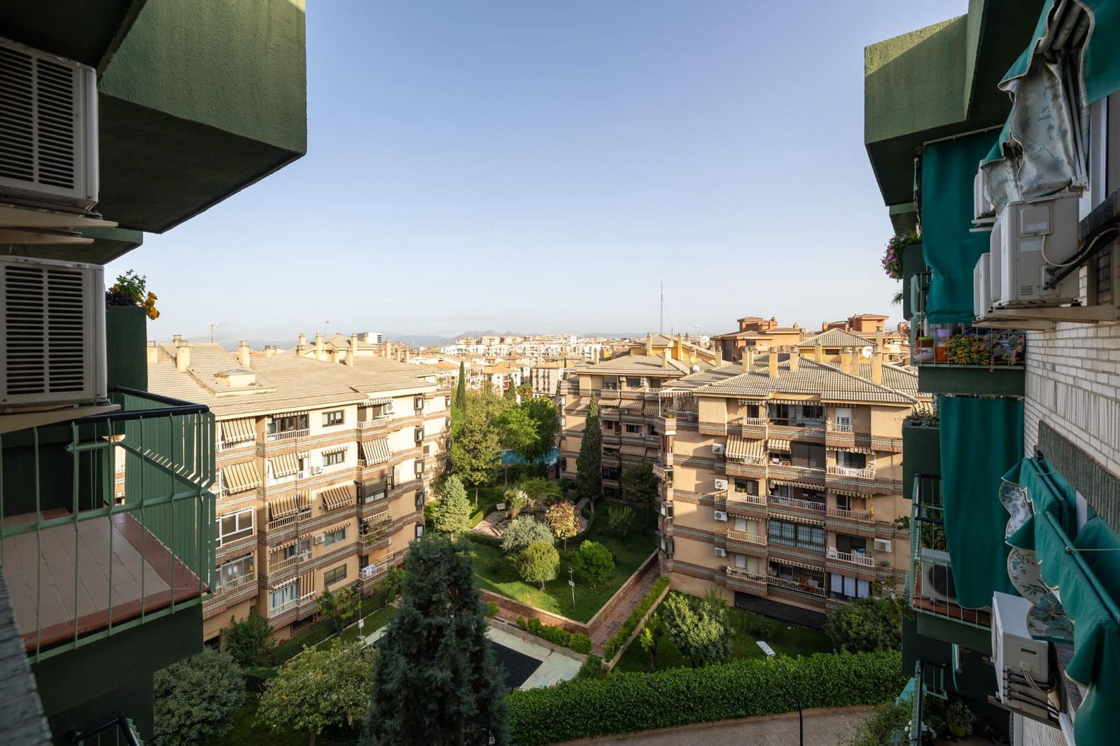 4 sovrum Lägenhet till salu i Granada stad med garage - 450 000 € (Ref: 9778378)