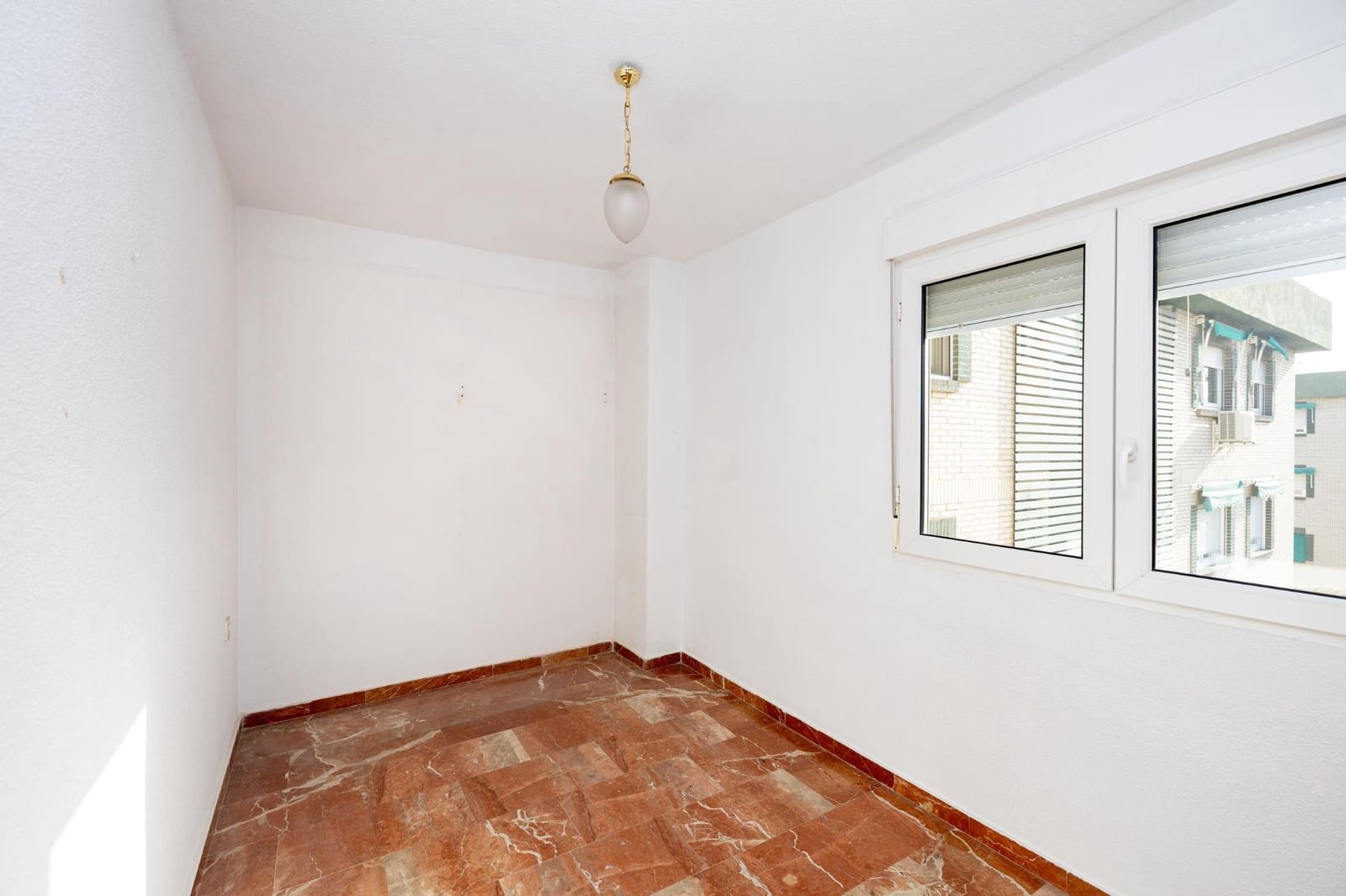 4 sovrum Lägenhet till salu i Granada stad med garage - 450 000 € (Ref: 9778378)