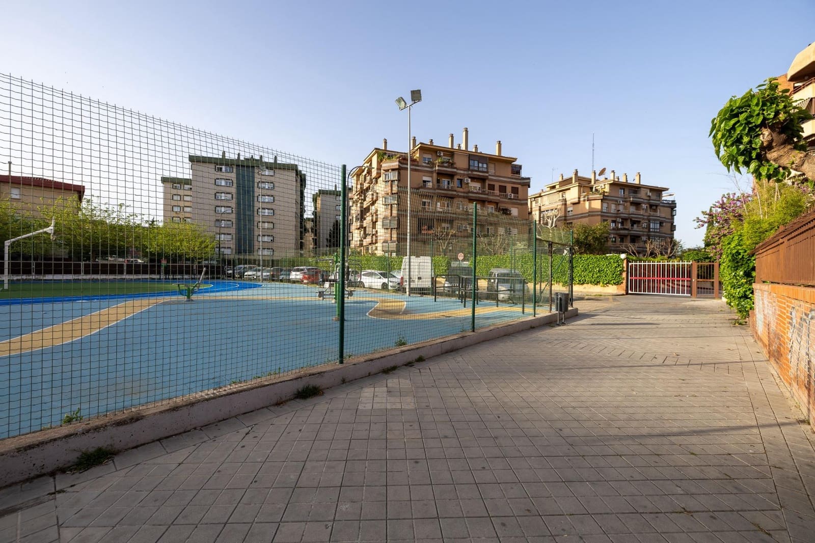 4 sovrum Lägenhet till salu i Granada stad med garage - 450 000 € (Ref: 9778378)