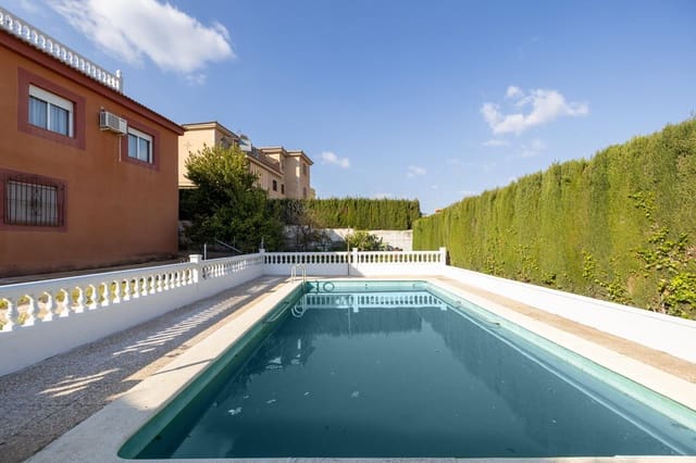 5 sypialnia Willa na sprzedaż w Otura z basenem garażem - 420 000 € (Ref: 9780779)