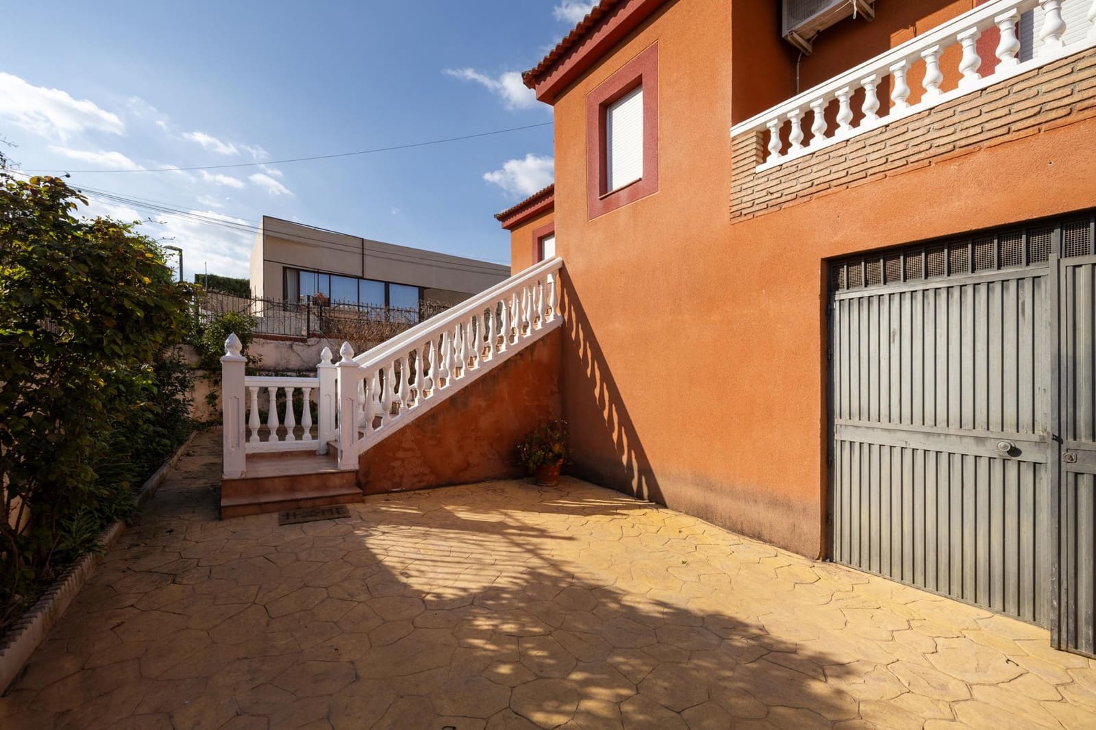 5 sypialnia Willa na sprzedaż w Otura z basenem garażem - 420 000 € (Ref: 9780779)