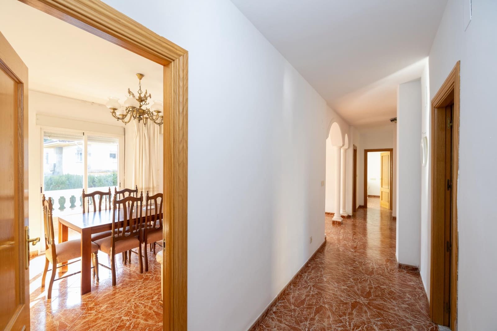 5 sypialnia Willa na sprzedaż w Otura z basenem garażem - 420 000 € (Ref: 9780779)