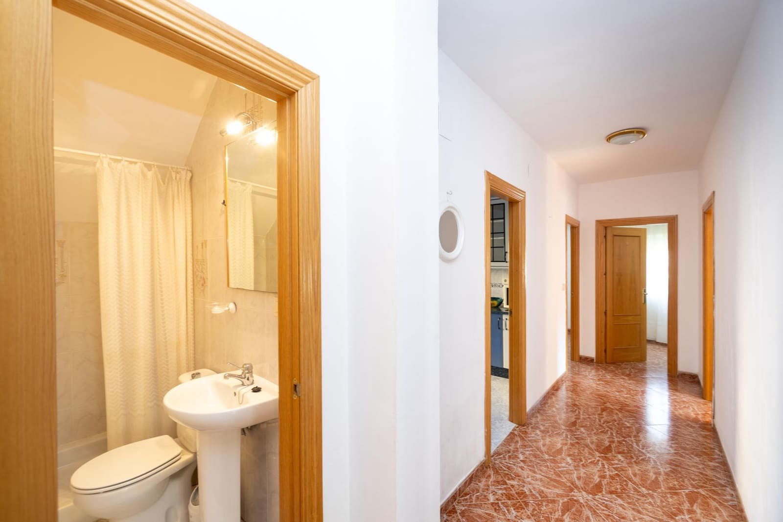 5 sypialnia Willa na sprzedaż w Otura z basenem garażem - 420 000 € (Ref: 9780779)