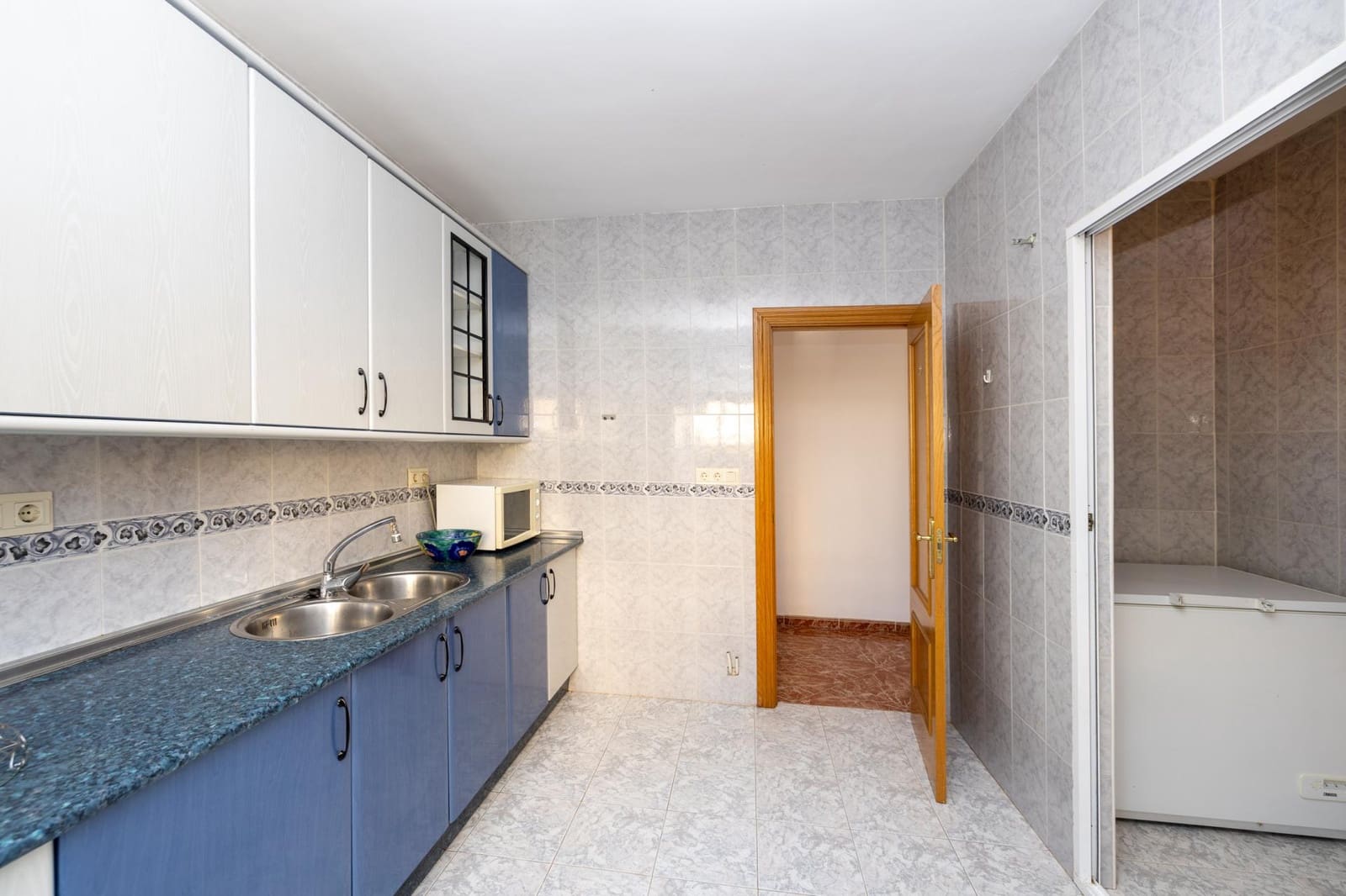 5 sypialnia Willa na sprzedaż w Otura z basenem garażem - 420 000 € (Ref: 9780779)