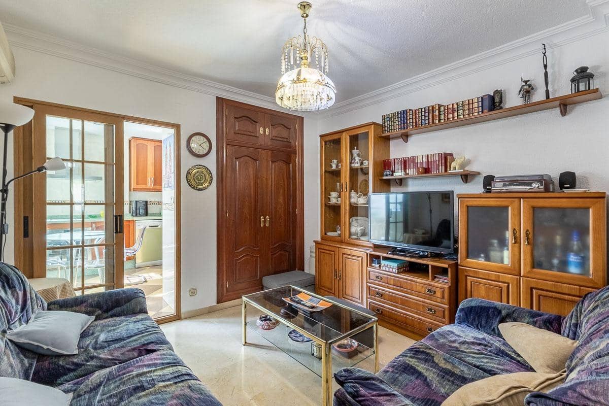 Piso de 4 habitaciones en Granada ciudad en venta - 349.000 € (Ref: 9787478)