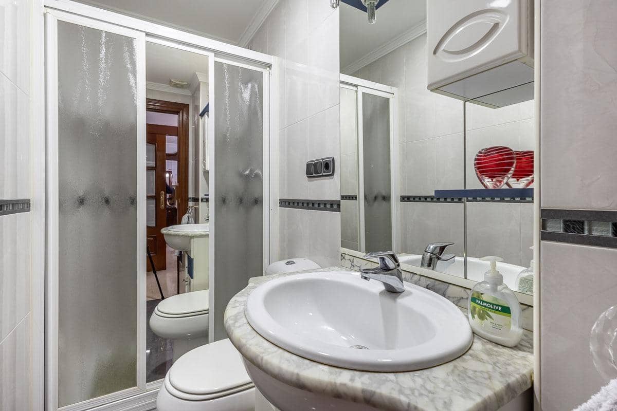 Piso de 4 habitaciones en Granada ciudad en venta - 349.000 € (Ref: 9787478)