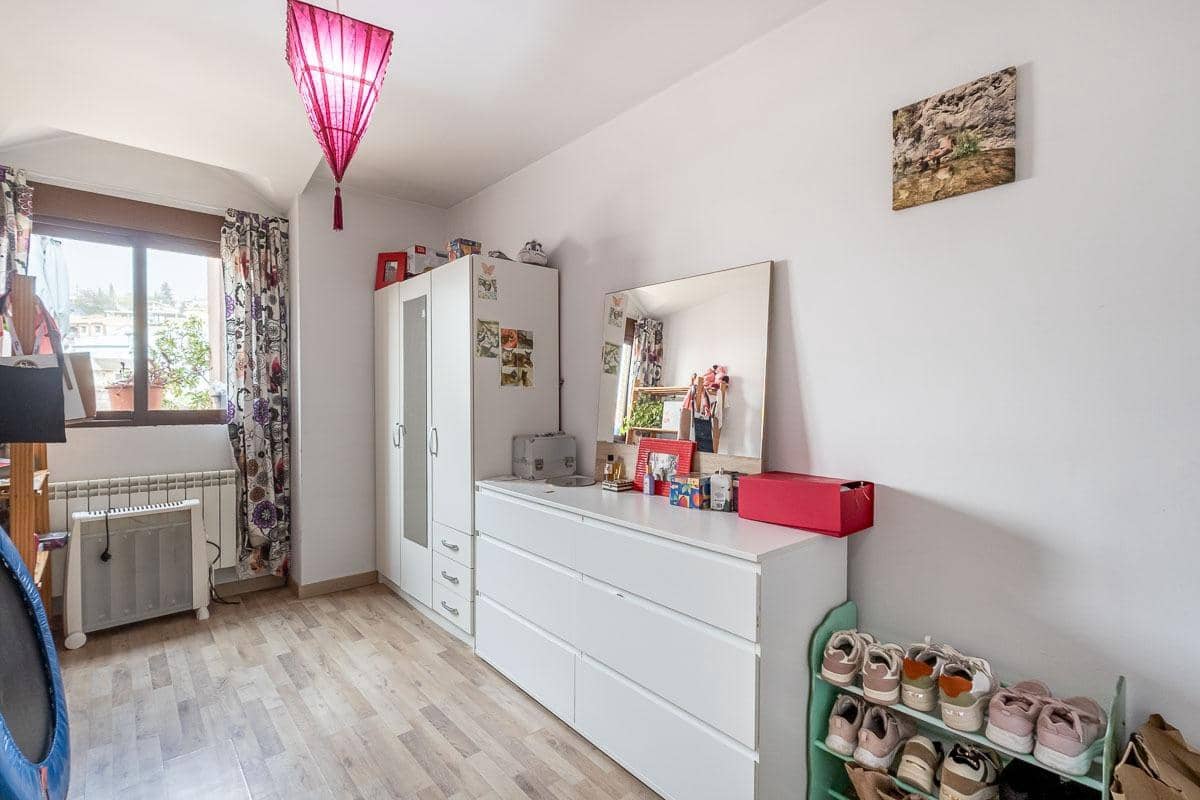 2 bedroom Penthouse for sale in Monachil with garage - € 209,500 (Ref: 9787481)