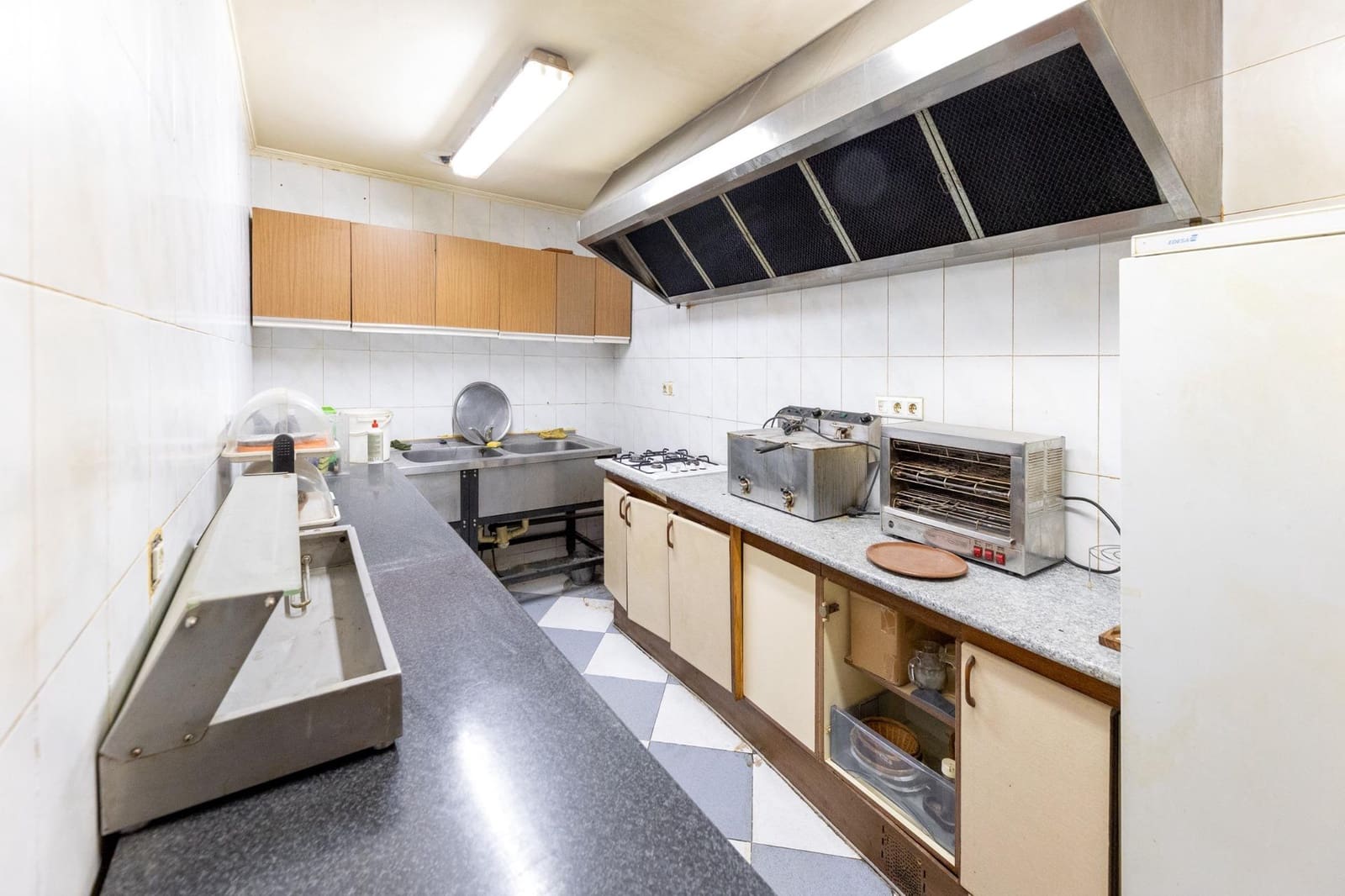 10 makuuhuone Yritys myytävänä paikassa Atarfe mukana 
autotalli - 595 000 € (Ref: 9787483)