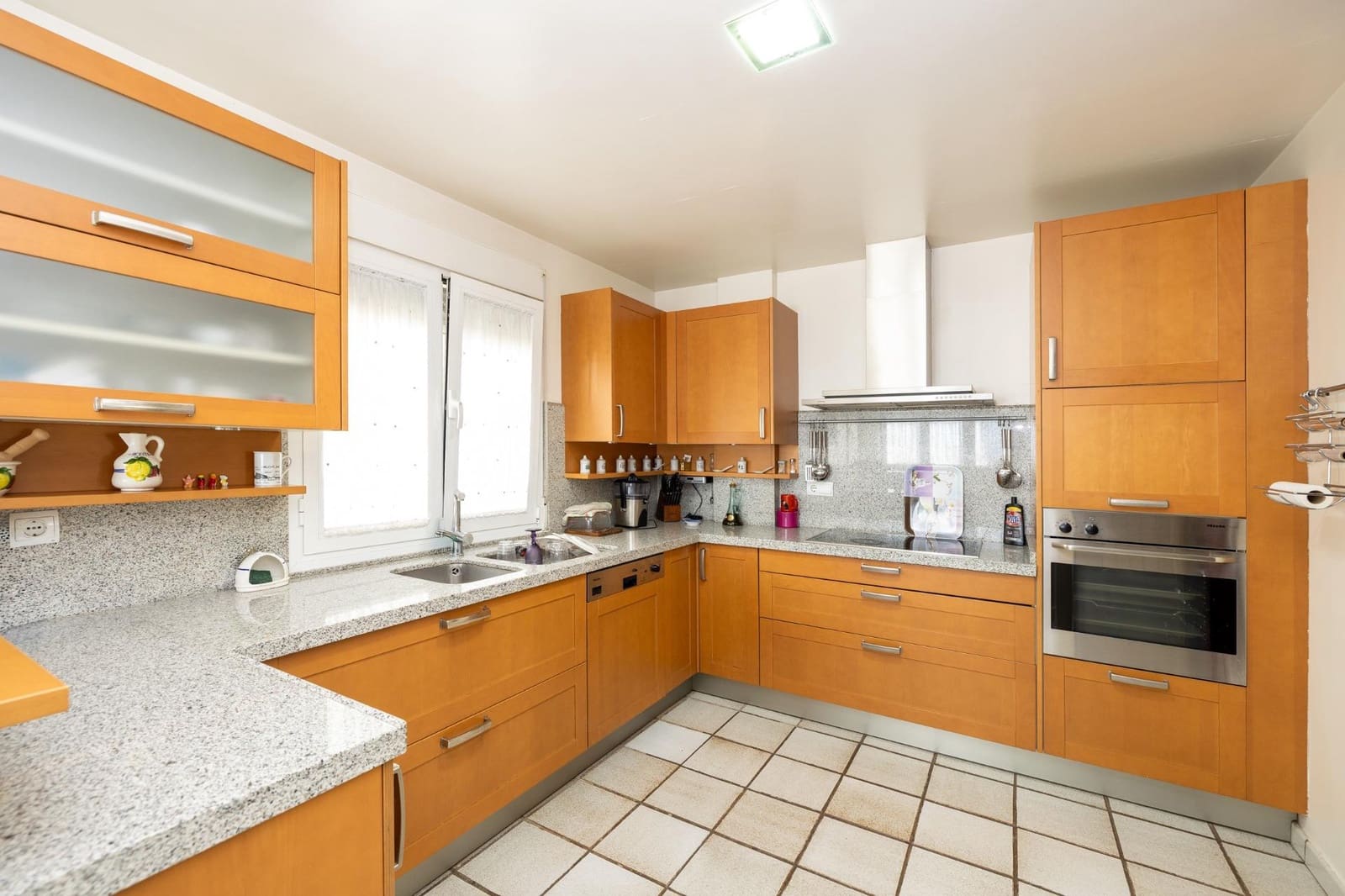 3 quarto Moradia para venda em La Zubia com piscina garagem - 424 000 € (Ref: 9787484)