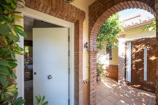 3 quarto Moradia para venda em La Zubia com piscina garagem - 424 000 € (Ref: 9787484)