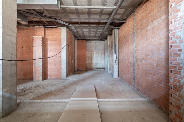 Commercieel te koop in Campus de la Salud, Granada stad - € 350.000 (Ref: 9788682)