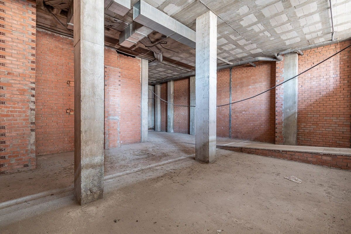 Commercieel te koop in Granada stad - € 350.000 (Ref: 9788682)