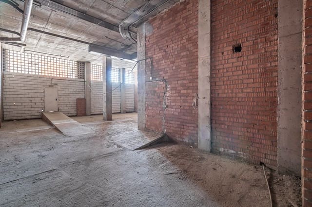 Commercieel te koop in Campus de la Salud, Granada stad - € 350.000 (Ref: 9788682)