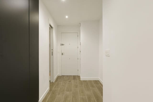 2 soveværelse Lejlighed til salg i Granada by - € 185.400 (Ref: 9788683)