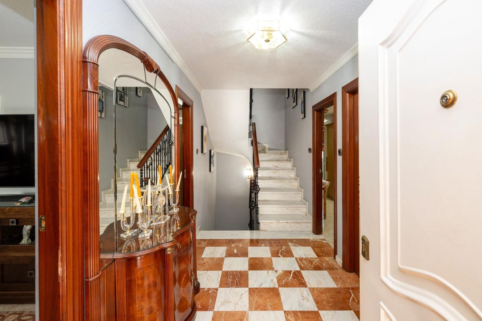 4 makuuhuone Huvila myytävänä paikassa Cullar Vega mukana uima-altaan 
autotalli - 350 000 € (Ref: 9791285)