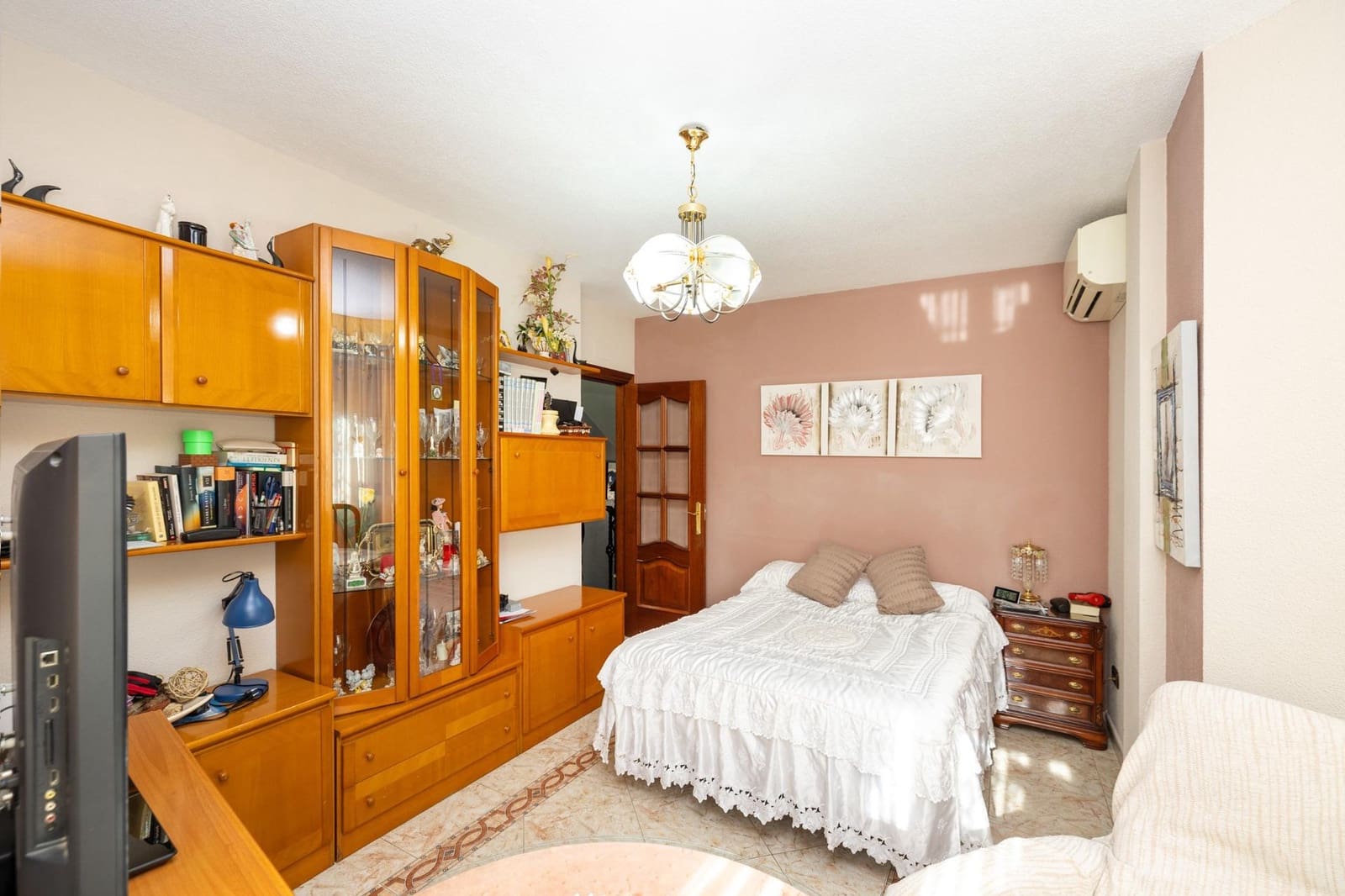 4 makuuhuone Huvila myytävänä paikassa Cullar Vega mukana uima-altaan 
autotalli - 350 000 € (Ref: 9791285)