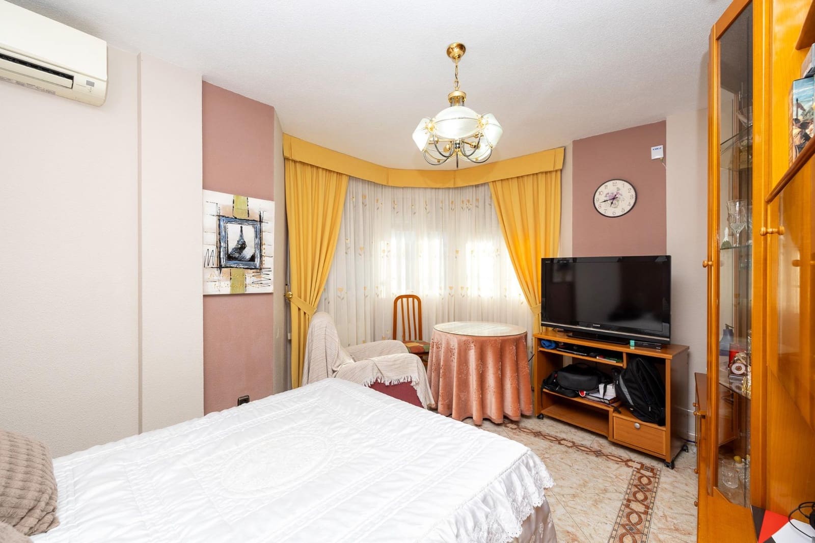 4 makuuhuone Huvila myytävänä paikassa Cullar Vega mukana uima-altaan 
autotalli - 350 000 € (Ref: 9791285)