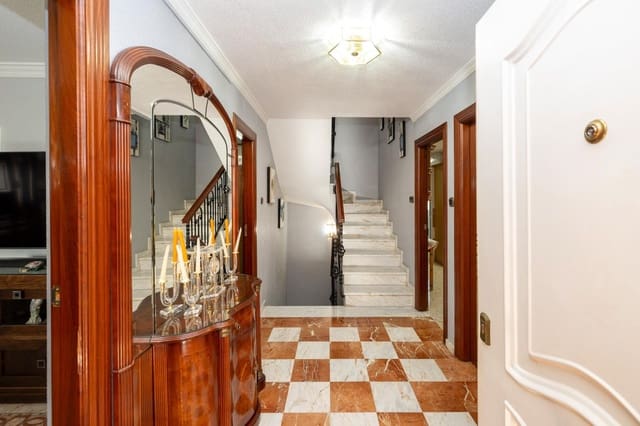 4 makuuhuone Huvila myytävänä paikassa Cúllar Vega mukana uima-altaan 
autotalli - 350 000 € (Ref: 9791285)