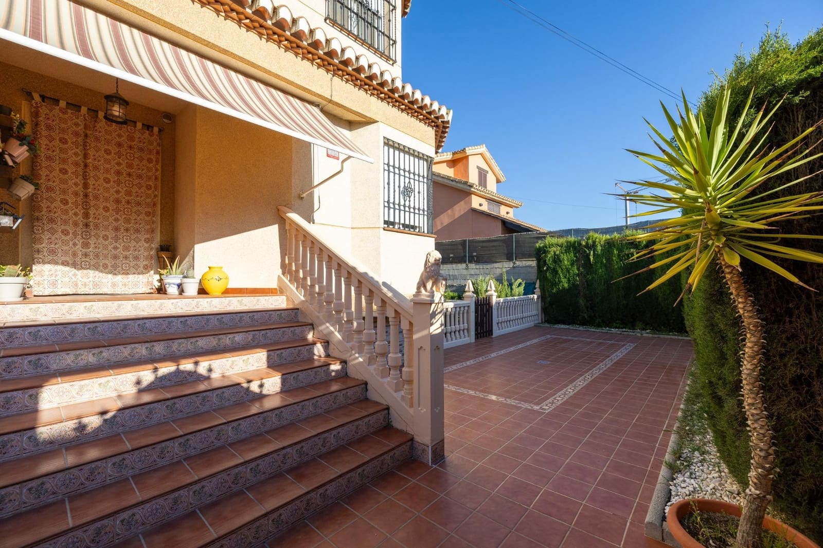 4 makuuhuone Huvila myytävänä paikassa Cullar Vega mukana uima-altaan 
autotalli - 350 000 € (Ref: 9791285)