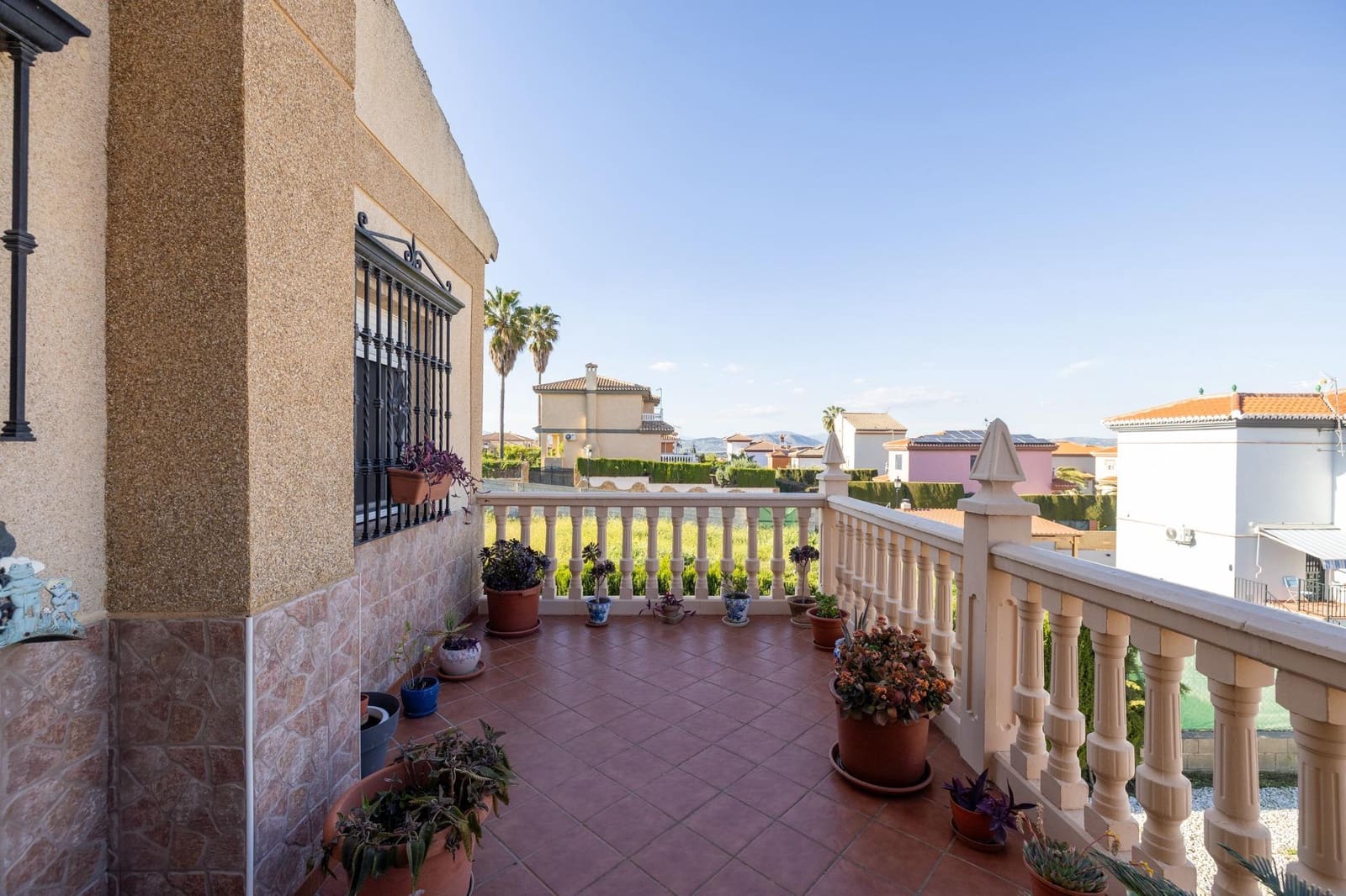 4 makuuhuone Huvila myytävänä paikassa Cullar Vega mukana uima-altaan 
autotalli - 350 000 € (Ref: 9791285)