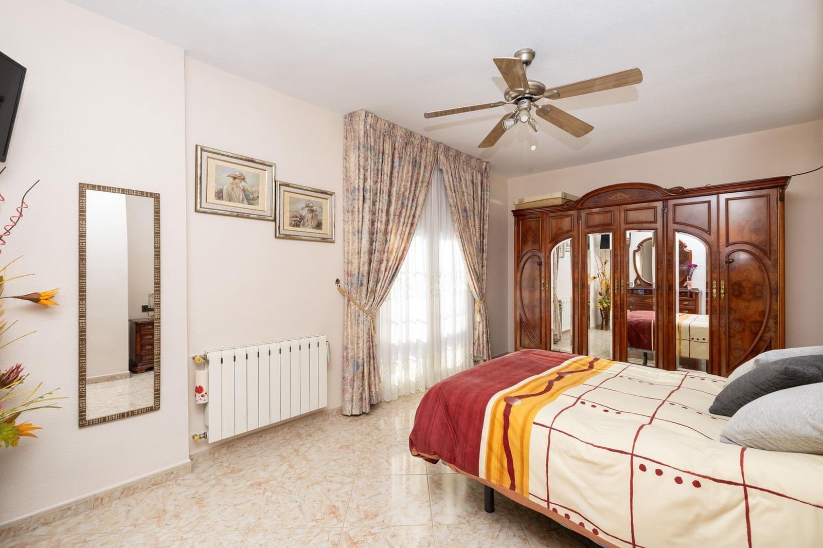 4 makuuhuone Huvila myytävänä paikassa Cullar Vega mukana uima-altaan 
autotalli - 350 000 € (Ref: 9791285)