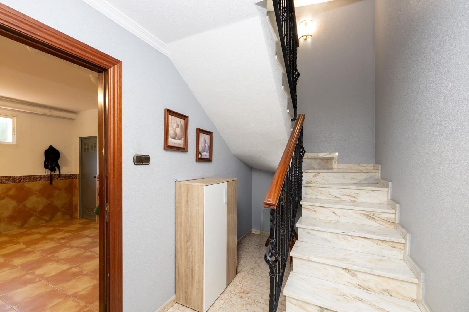 4 makuuhuone Huvila myytävänä paikassa Cullar Vega mukana uima-altaan 
autotalli - 350 000 € (Ref: 9791285)