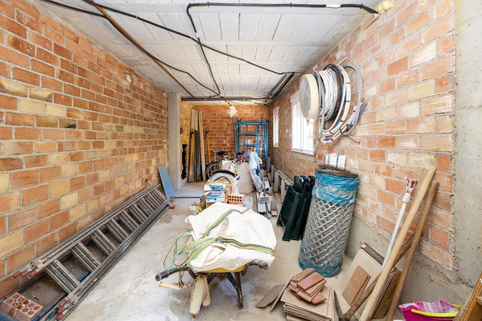 4 makuuhuone Huvila myytävänä paikassa Cullar Vega mukana uima-altaan 
autotalli - 350 000 € (Ref: 9791285)