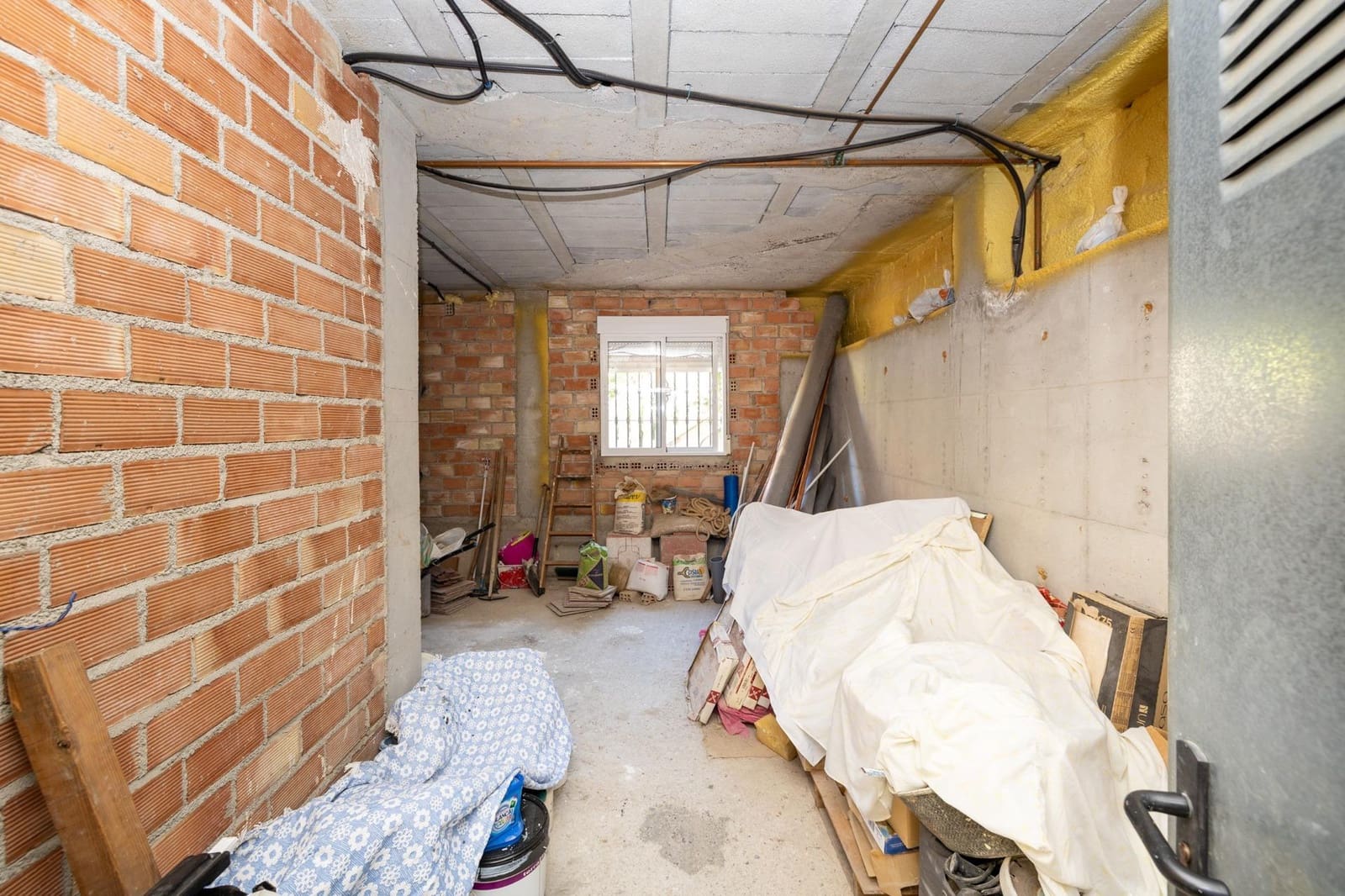 4 makuuhuone Huvila myytävänä paikassa Cullar Vega mukana uima-altaan 
autotalli - 350 000 € (Ref: 9791285)