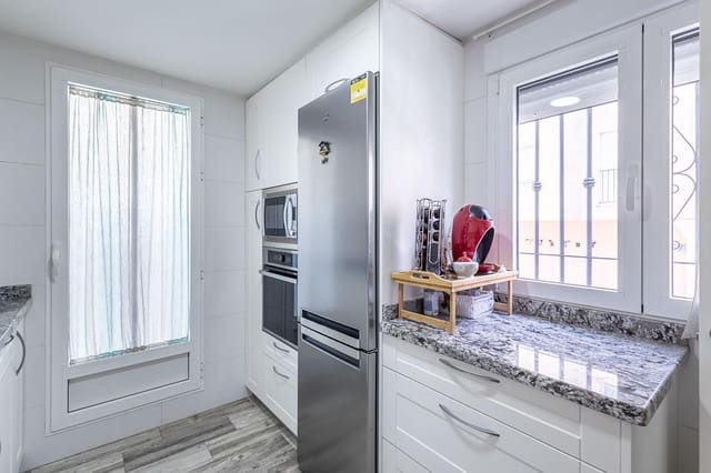 3 sovrum Semi-fristående Villa till salu i Atarfe - 239 900 € (Ref: 9794916)