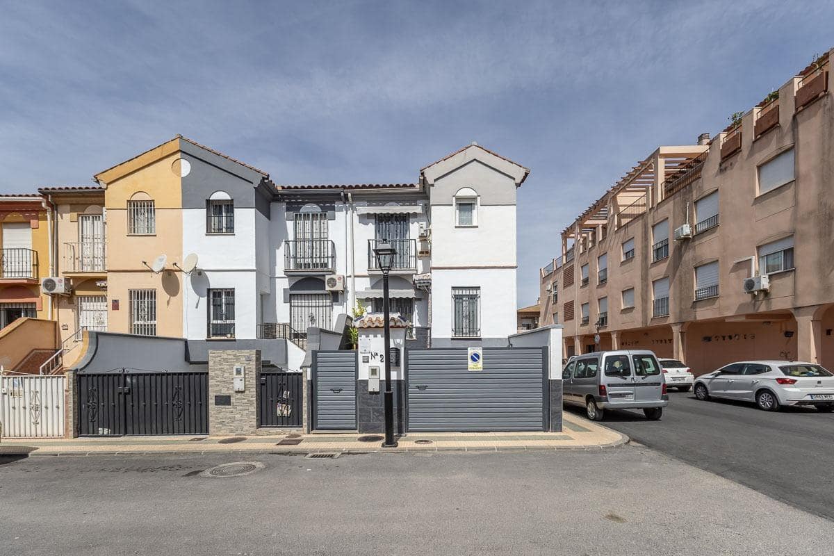 3 sovrum Semi-fristående Villa till salu i Atarfe - 239 900 € (Ref: 9794916)