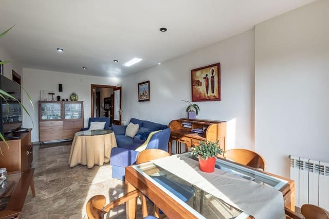 3 soverom Leilighet til salgs i Huétor Vega med garasje - € 179 500 (Ref: 9794917)