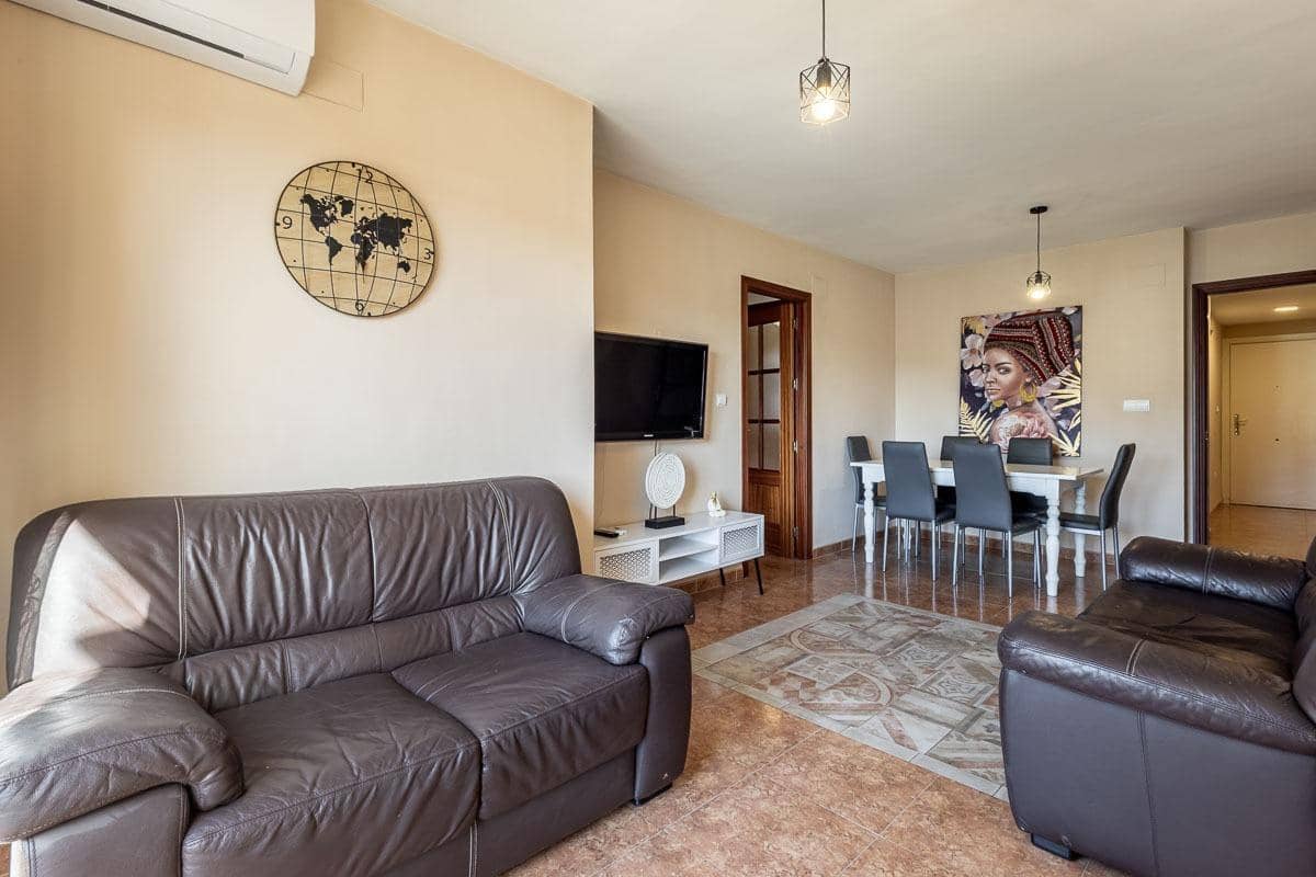 Piso de 2 habitaciones en Atarfe en venta con garaje - 169.000 € (Ref: 9794918)