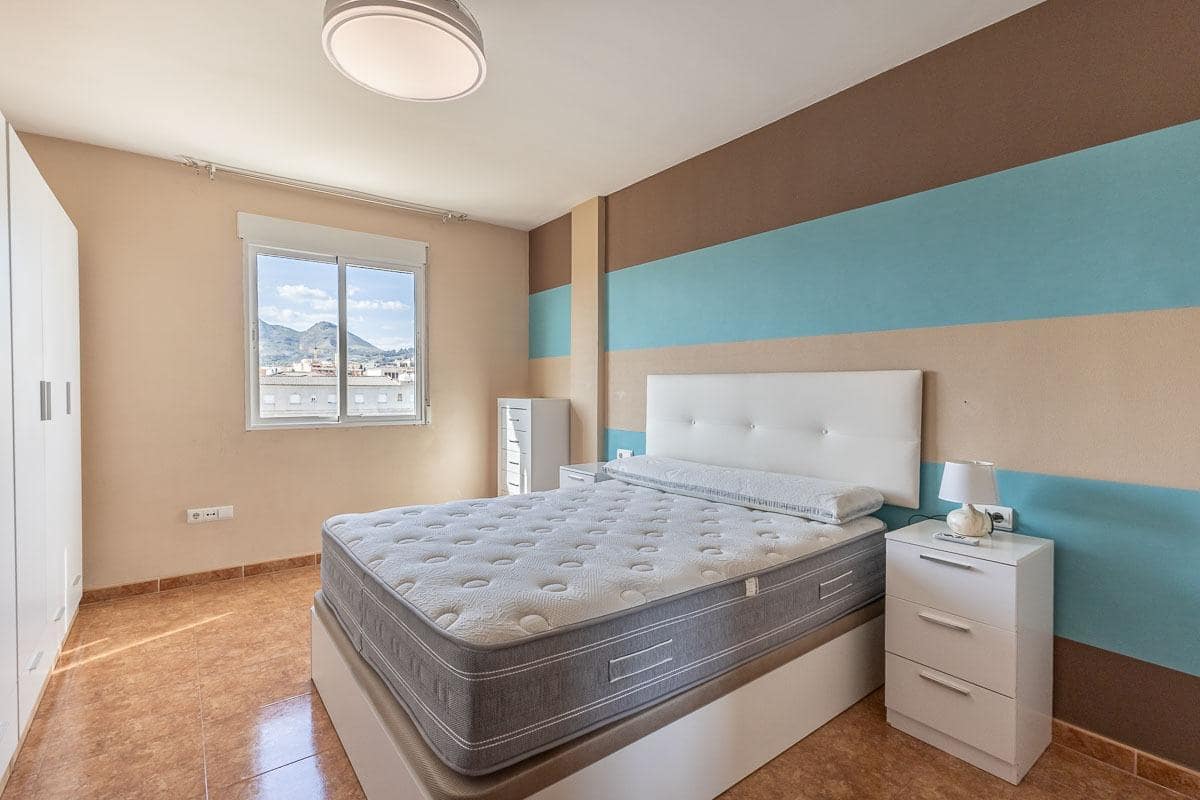 Piso de 2 habitaciones en Atarfe en venta con garaje - 169.000 € (Ref: 9794918)