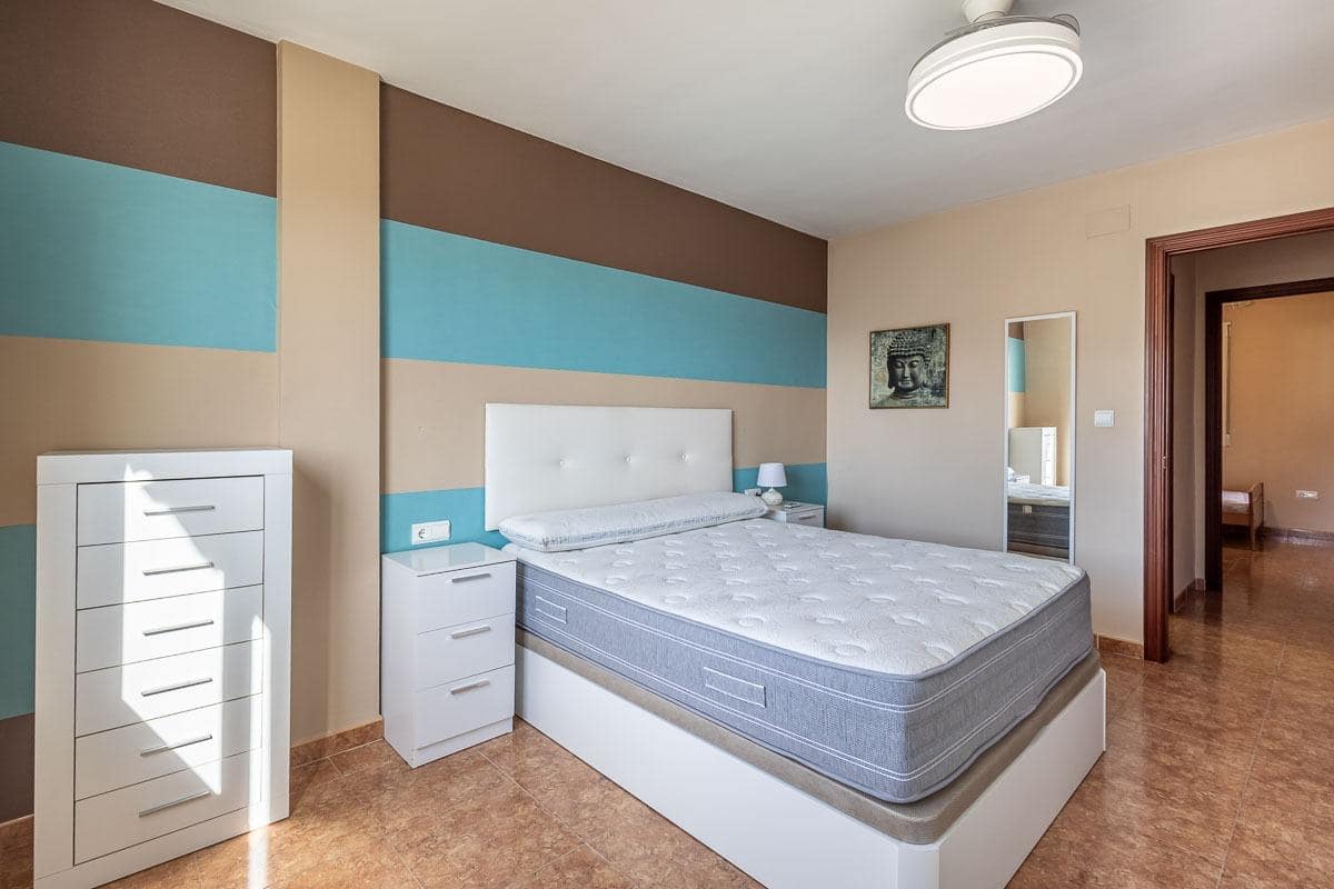 Piso de 2 habitaciones en Atarfe en venta con garaje - 169.000 € (Ref: 9794918)