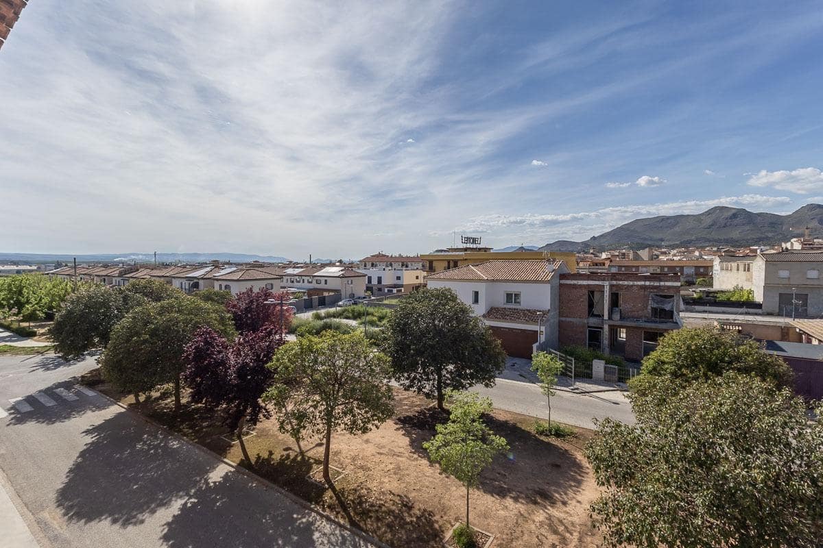 Piso de 2 habitaciones en Atarfe en venta con garaje - 169.000 € (Ref: 9794918)